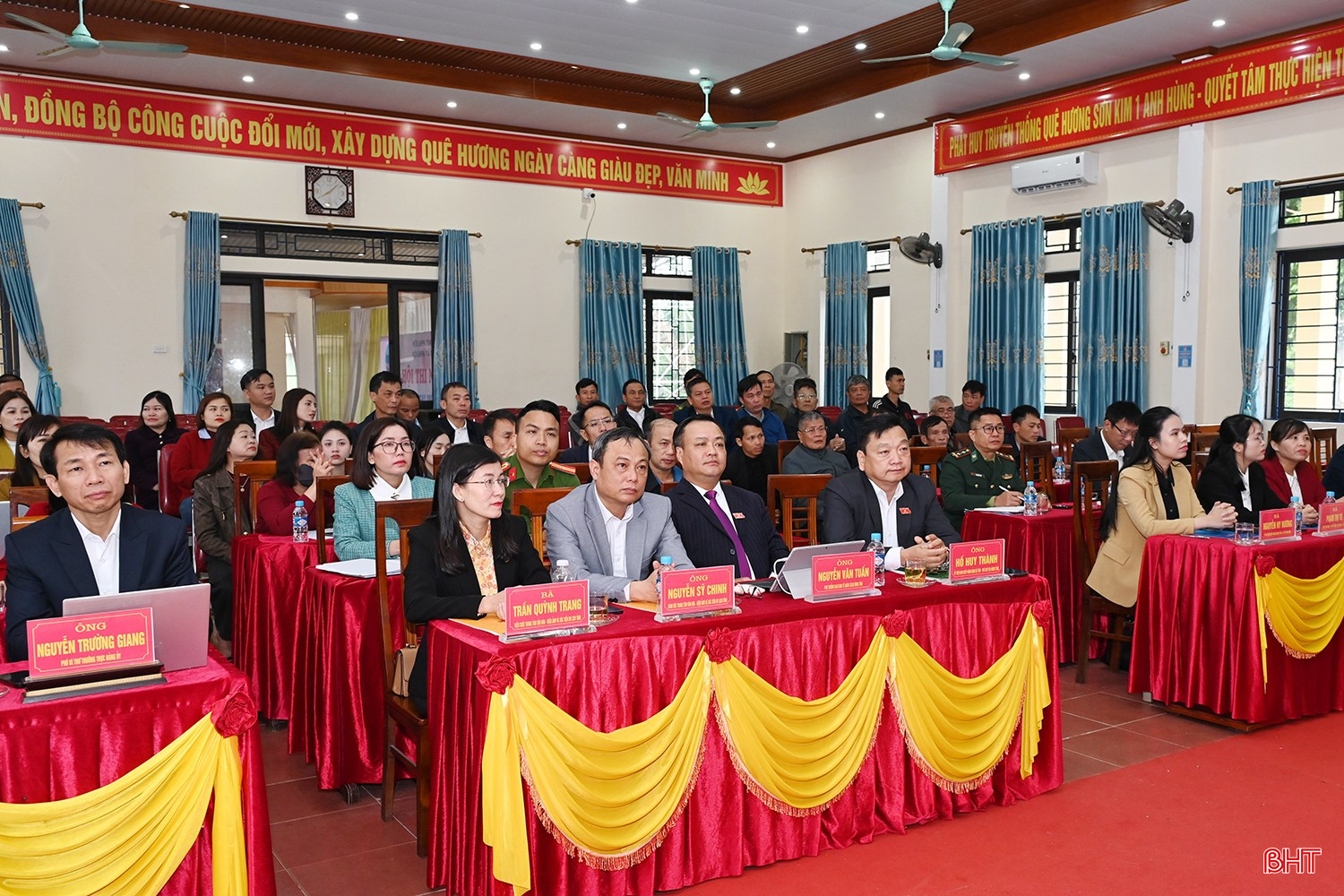 Đại biểu dự hội nghị.