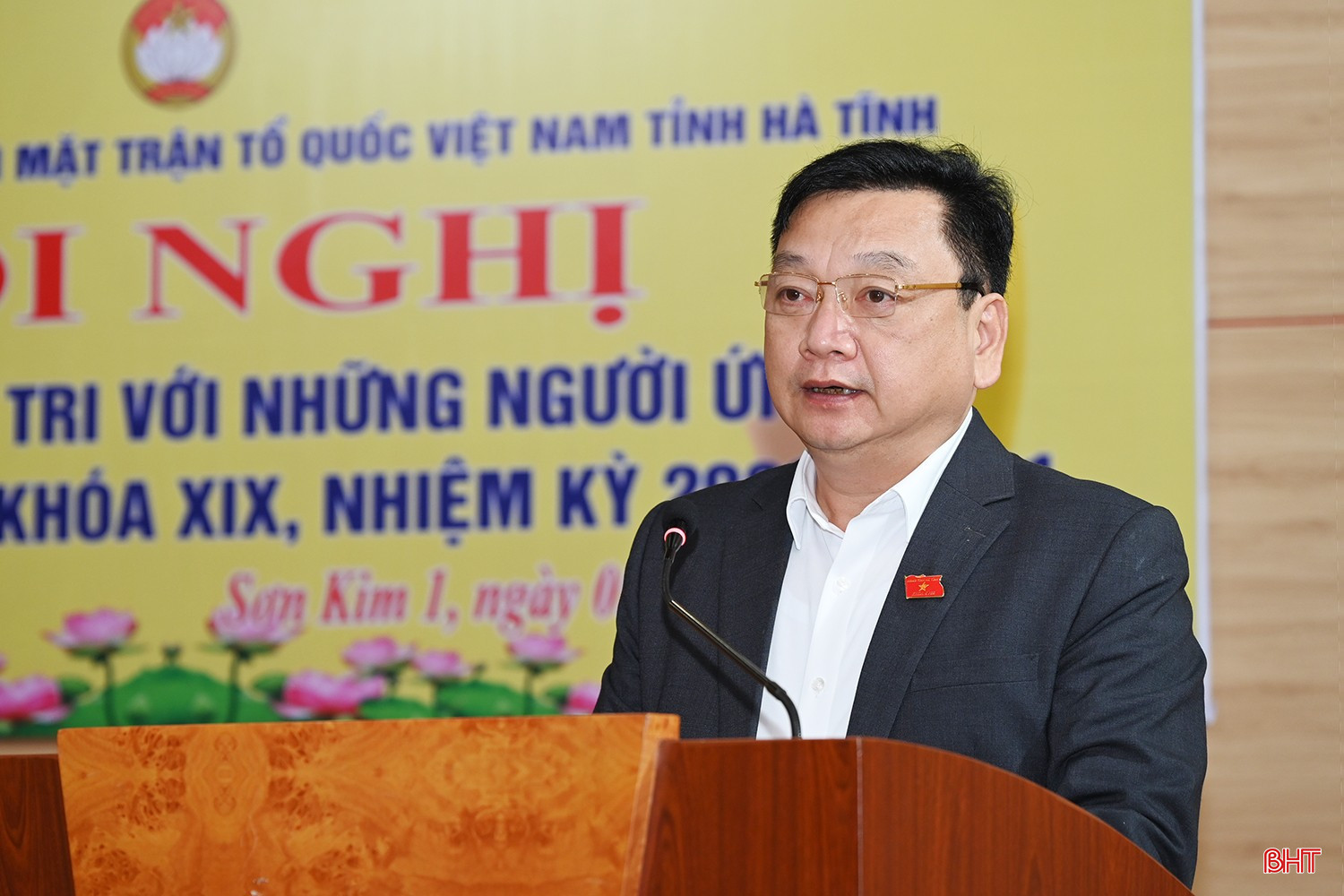 Phó Chủ tịch UBND tỉnh Hồ Huy Thành trình bày chương trình hành động.