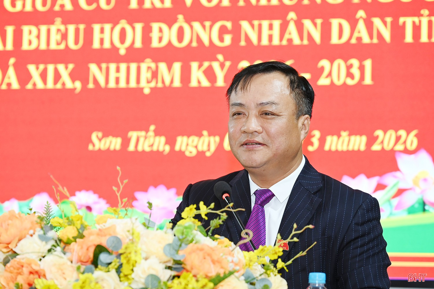 Ông Nguyễn Văn Tuấn - Phó Trưởng ban Kinh tế - Ngân sách HĐND tỉnh trình bày chương trình hành động.