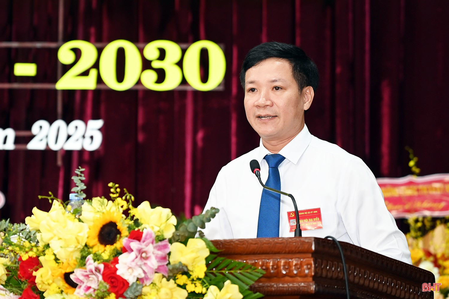 Bí thư Đảng ủy xã Kỳ Anh Trần Thành Nam trình bày báo cáo chính trị. bqbht_br_3.jpg