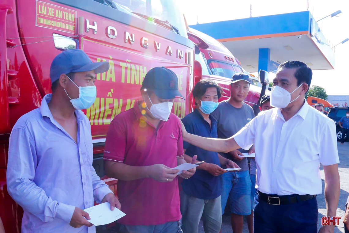 Hà Tĩnh chuyển 530 tấn hàng hóa vào hỗ trợ Nhân dân TP Hồ Chí Minh