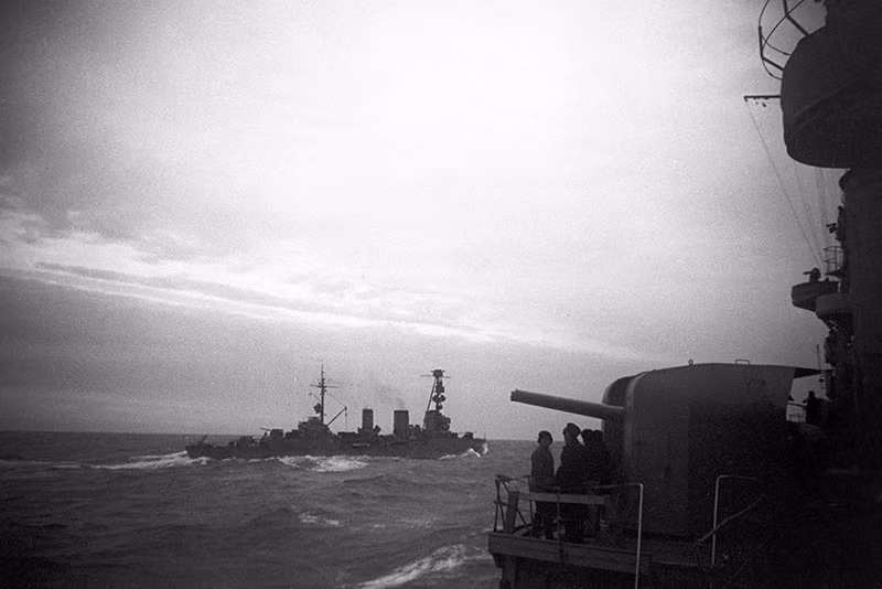 Krasnyi Kavkaz - tàu tuần dương cận vệ đầu tiên của Hải quân Liên Xô