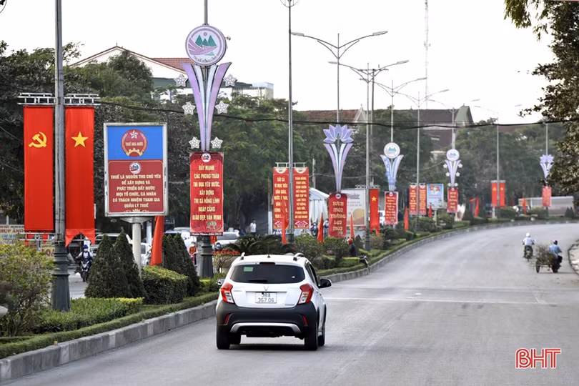 Sắc màu mừng Đảng, mừng xuân tại Thị xã Hồng Lĩnh