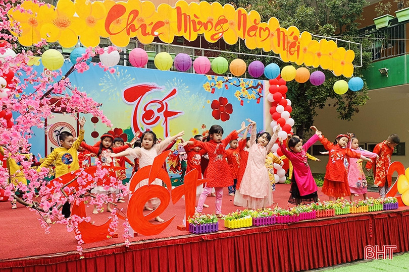 Bé Mầm non Trí Đức rộn ràng đón Xuân Nhâm Dần