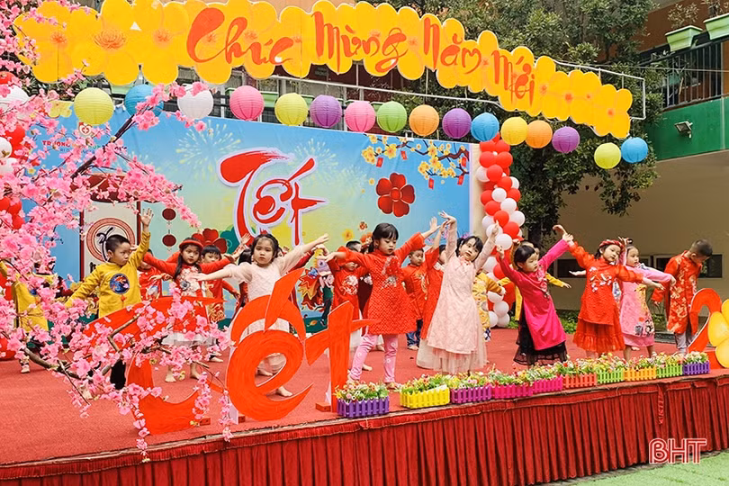 Bé Mầm non Trí Đức rộn ràng đón Xuân Nhâm Dần