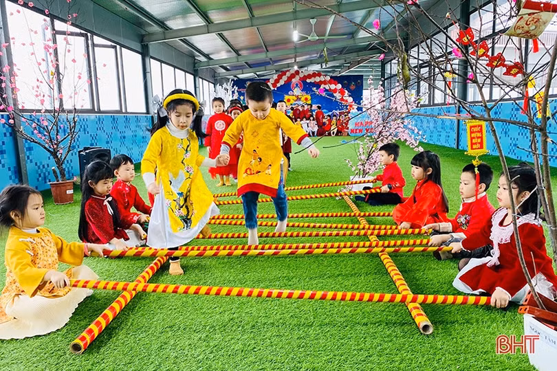 Bé Mầm non Trí Đức rộn ràng đón Xuân Nhâm Dần