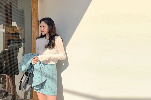 Gợi ý những bộ trang phục mặc đẹp cho chị em công sở