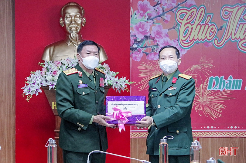 Cất bốc được 6 hài cốt liệt sĩ quân tình nguyện và chuyên gia hy sinh ở Lào