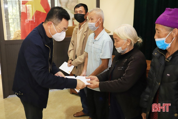 Các doanh nghiệp, đơn vị hỗ trợ quà tết cho người nghèo Hà Tĩnh