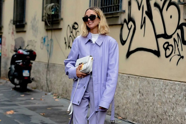 Gợi ý những bộ trang phục mặc đẹp cho chị em công sở