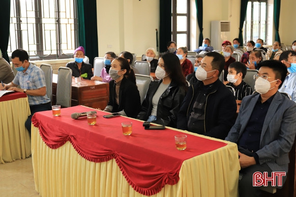 Trao 220 suất quà tết cho các hoàn cảnh khó khăn ở thành phố Hà Tĩnh và Nghi Xuân