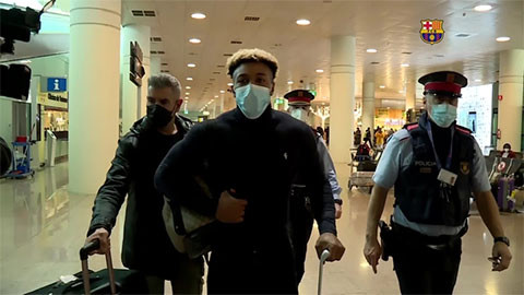 Barcelona chính thức ra mắt “quái vật” Adama Traore