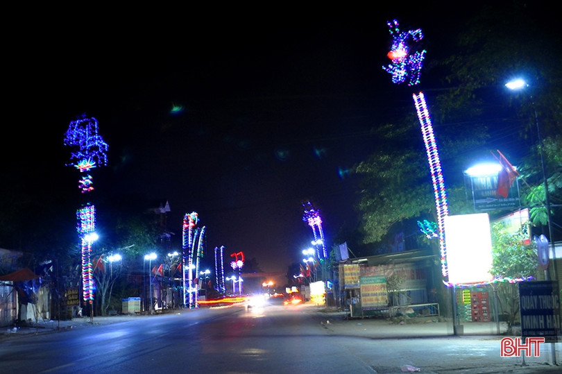 Lung linh sắc màu đón xuân trên miền sơn cước Hà Tĩnh