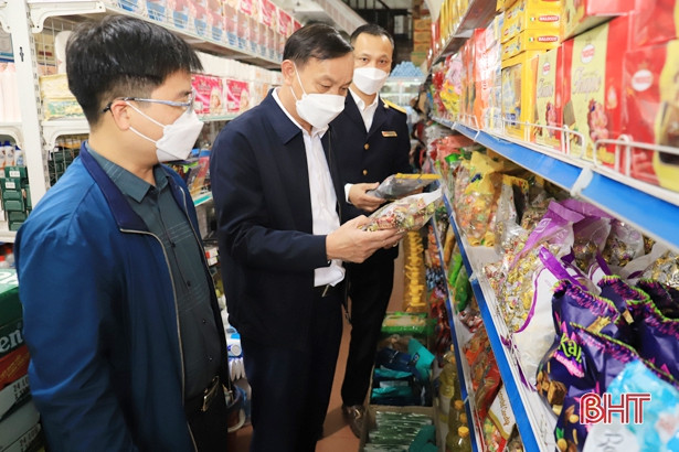 Quản lý Thị trường Hà Tĩnh tiêu hủy hàng vi phạm, tăng cường kiểm soát thị trường ảnh 4 Quản lý Thị trường Hà Tĩnh tiêu hủy hàng vi phạm, tăng cường kiểm soát thị trường