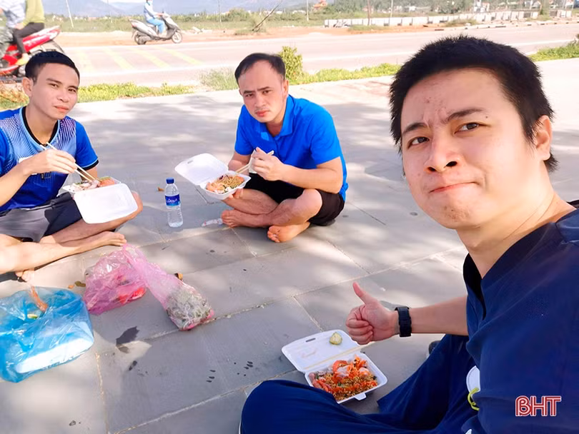 Bác sỹ Hà Tĩnh kể về những ngày giành sự sống cho F0 ở Bình Dương