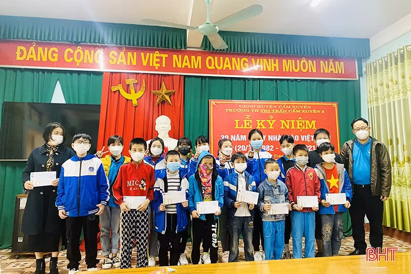 “Hành trình yêu thương” của học sinh Trường Albert Einstein dịp tết