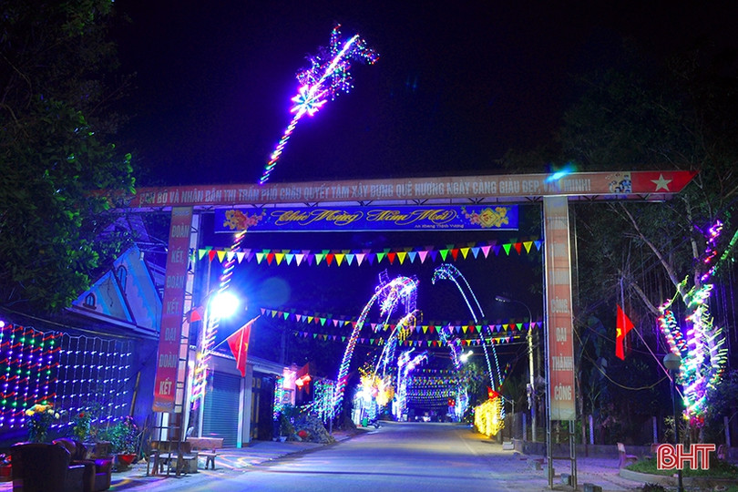 Lung linh sắc màu đón xuân trên miền sơn cước Hà Tĩnh