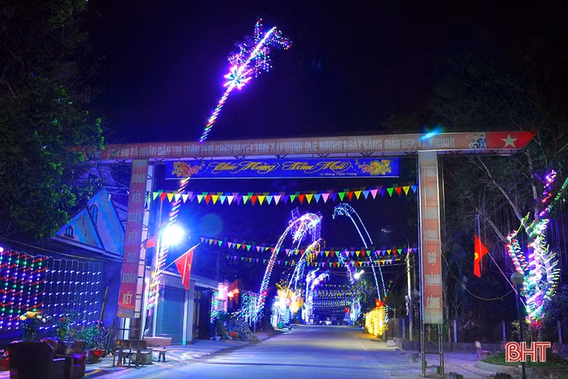 Lung linh sắc màu đón xuân trên miền sơn cước Hà Tĩnh