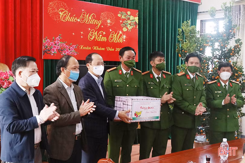 Đảm bảo an ninh trật tự, an toàn giao thông cho Nhân dân vui tết, đón xuân