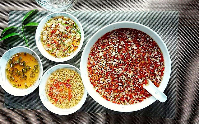 Tác hại của việc ăn quá nhiều muối và cách hạn chế muối trong bữa ăn hàng ngày - Ảnh 4. Trẻ ăn nhiều muối, già “đuối” vì nhiều bệnh