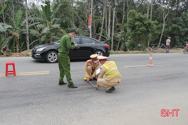 Xe đầu kéo va chạm xe máy ở Hương Sơn, một người tử vong