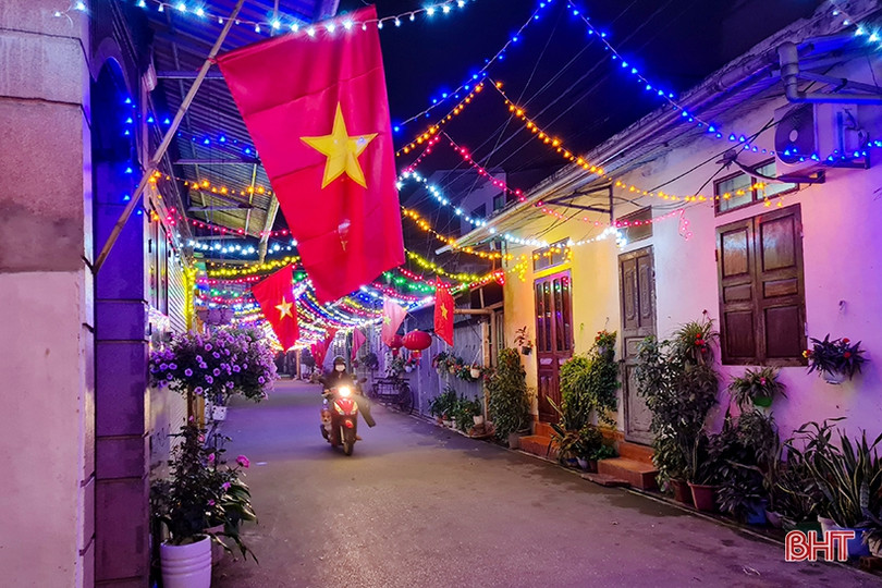 Phố phường Hà Tĩnh rực rỡ đón mừng xuân Nhâm Dần