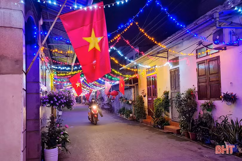 Phố phường Hà Tĩnh rực rỡ đón mừng xuân Nhâm Dần