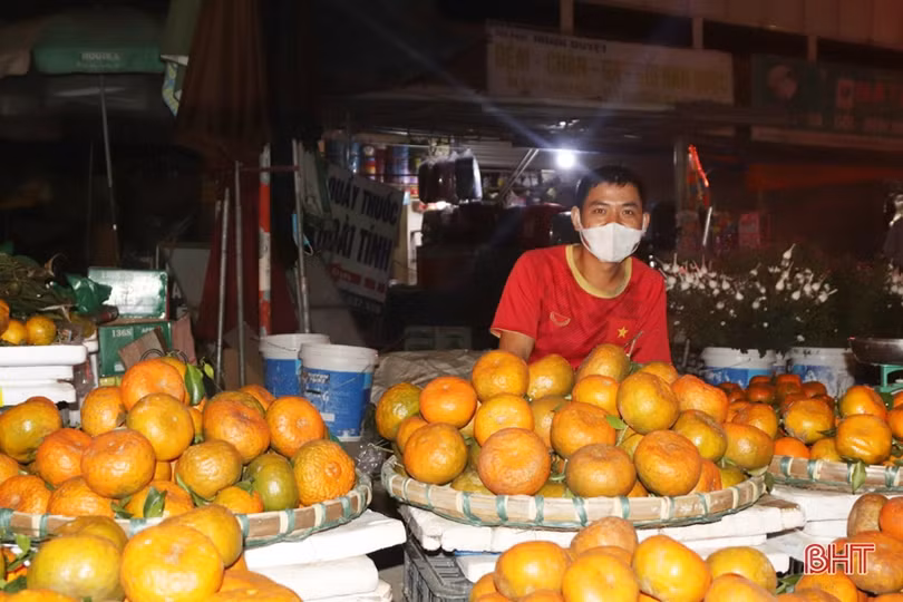 Khám phá chợ đêm ở phố núi Hương Sơn dịp tết Nguyên đán