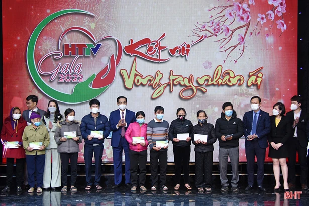 Các cấp, ngành ở Hà Tĩnh mang tết yêu thương đến với mọi nhà