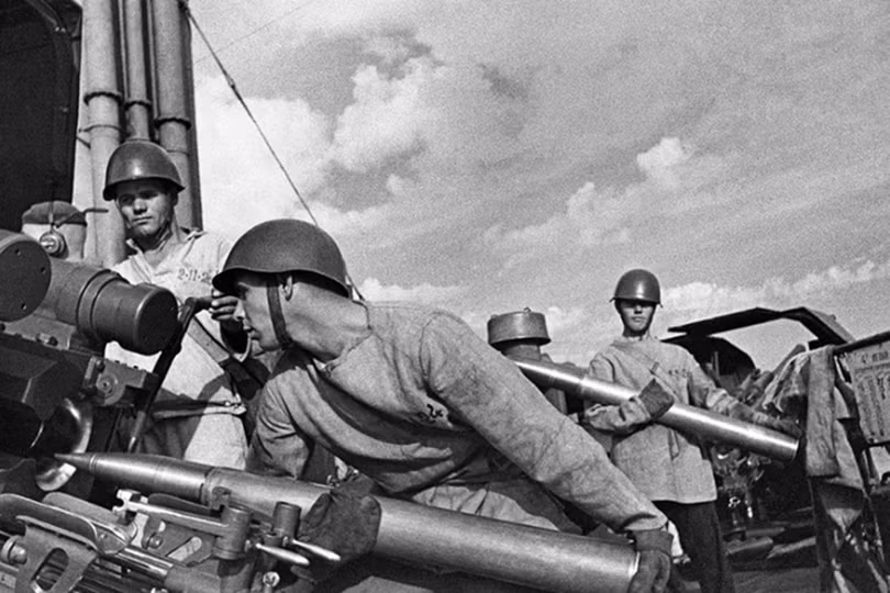 Krasnyi Kavkaz - tàu tuần dương cận vệ đầu tiên của Hải quân Liên Xô