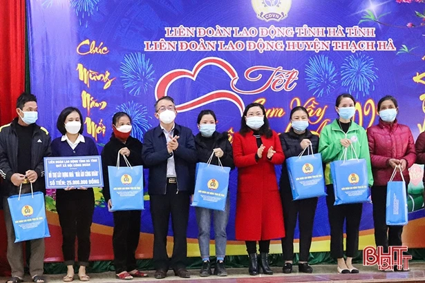 Các cấp, ngành ở Hà Tĩnh mang tết yêu thương đến với mọi nhà