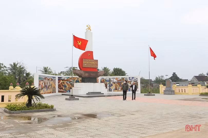 Dâng lên Đảng những mùa xuân tươi thắm