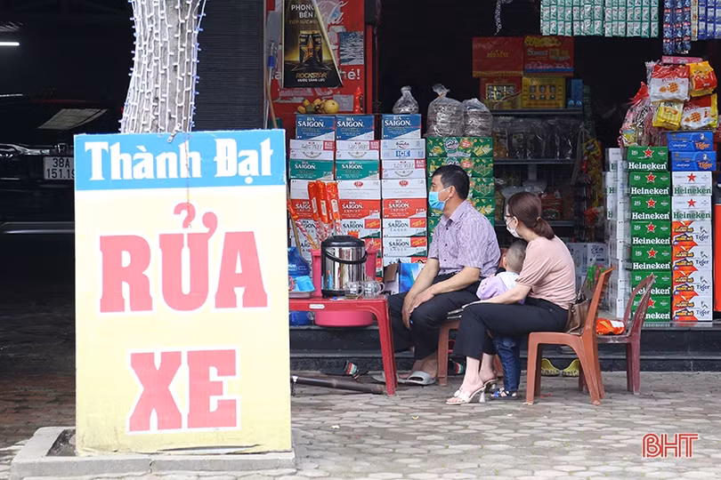 Cận tết, dịch vụ rửa ô tô tại TP Hà Tĩnh “quá tải”!