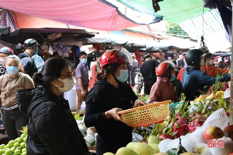 Người Hà Tĩnh tất bật sắm lễ cúng ông Công, ông Táo