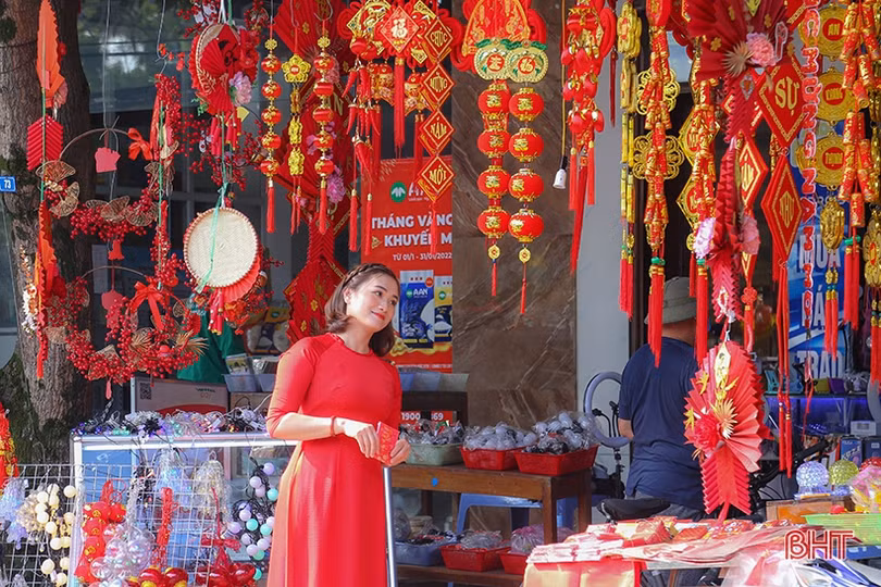 Tết cận kề, thị trường đồ trang trí ở Hà Tĩnh lại “hút” khách