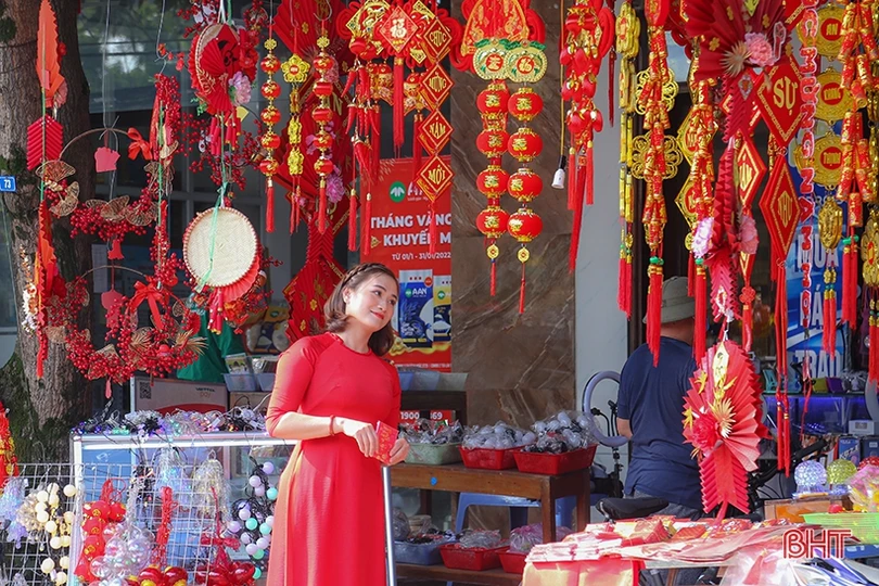 Tết cận kề, thị trường đồ trang trí ở Hà Tĩnh lại “hút” khách