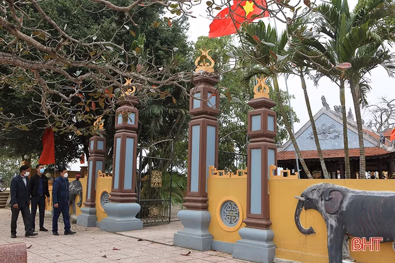 Dâng lên Đảng những mùa xuân tươi thắm