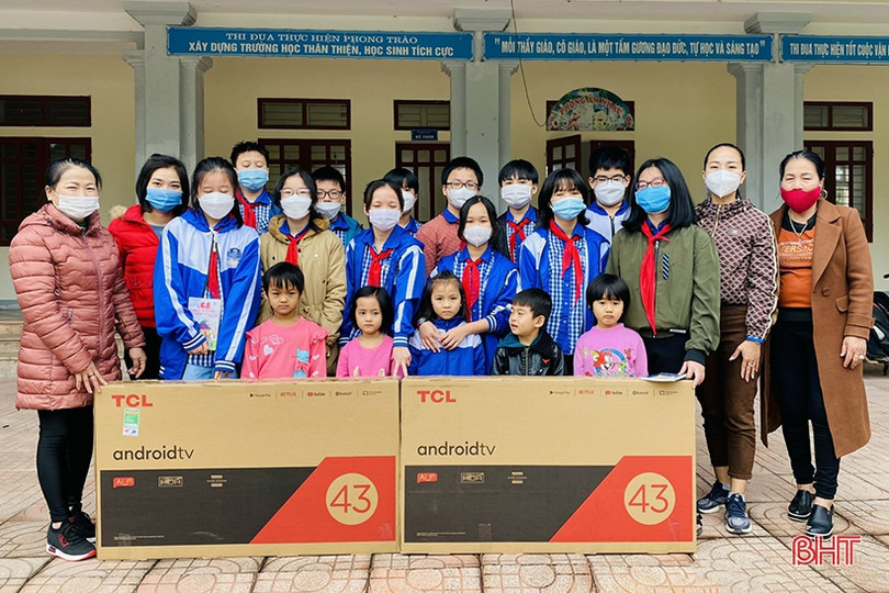 “Hành trình yêu thương” của học sinh Trường Albert Einstein dịp tết