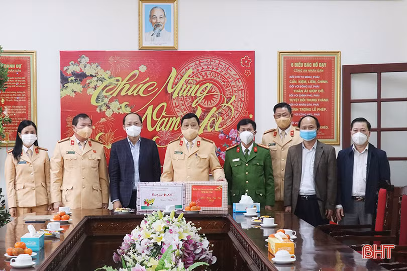 Đảm bảo an ninh trật tự, an toàn giao thông cho Nhân dân vui tết, đón xuân