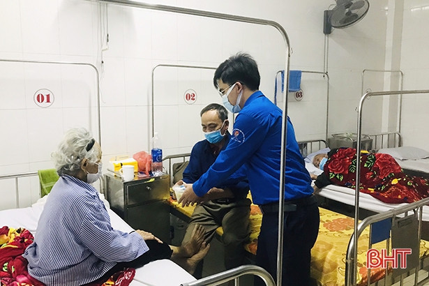 Nhiều hoạt động ý nghĩa của tuổi trẻ TP Hà Tĩnh hướng về ngày tết cổ truyền