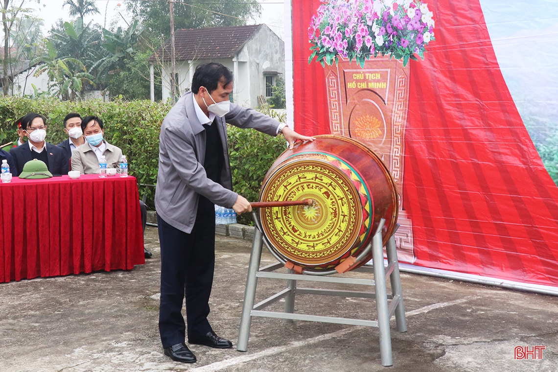 Bí thư Tỉnh ủy Hà Tĩnh phát động trồng cây đầu xuân Nhâm Dần