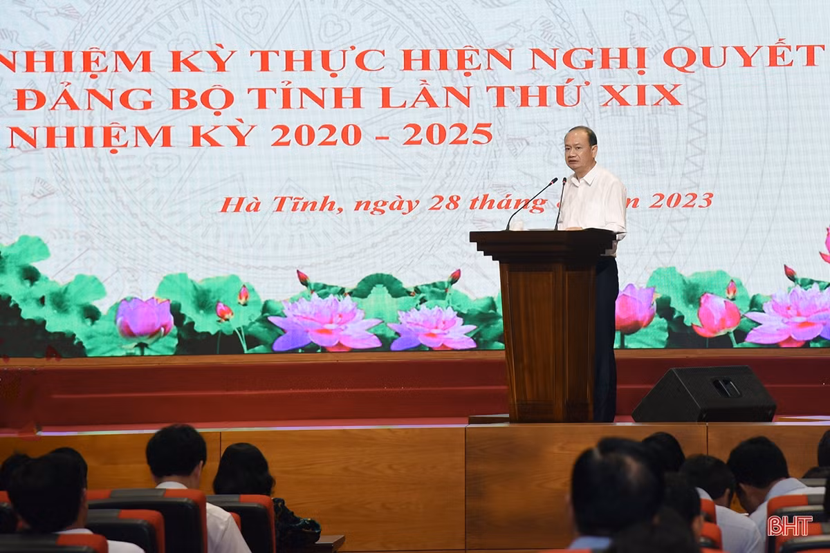 Thẳng thắn đề xuất nhiều giải pháp hoàn thành mục tiêu Nghị quyết Đại hội Đảng bộ tỉnh