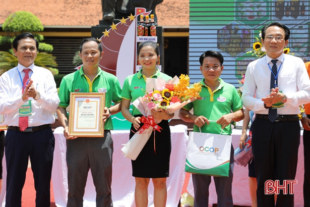 Xuân Yên và Xuân Viên đạt giải nhất cuộc thi “OCOP là gì?”