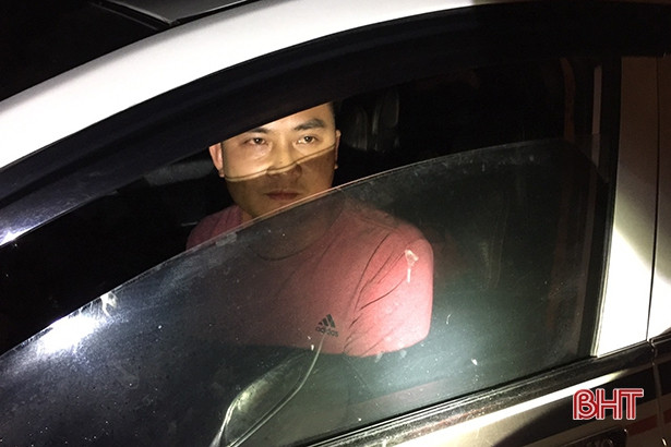 15 tháng tù cho kẻ hất CSGT lên nắp ca-pô bỏ chạy