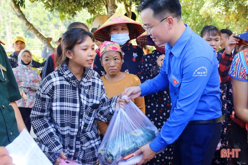 Bản Rào tre rộn ràng ngày Tết Lấp lỗ