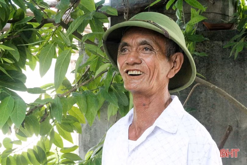 Người thương binh dỡ nhà, hiến đất mở đường ở Hà Tĩnh: “Tôi xem cống hiến của mình như một bông hoa dâng Đảng”