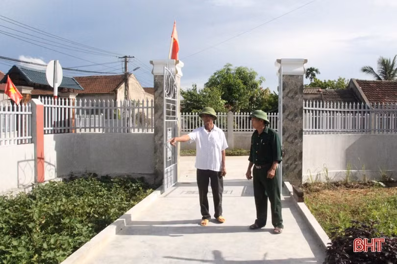 Người thương binh dỡ nhà, hiến đất mở đường ở Hà Tĩnh: “Tôi xem cống hiến của mình như một bông hoa dâng Đảng”