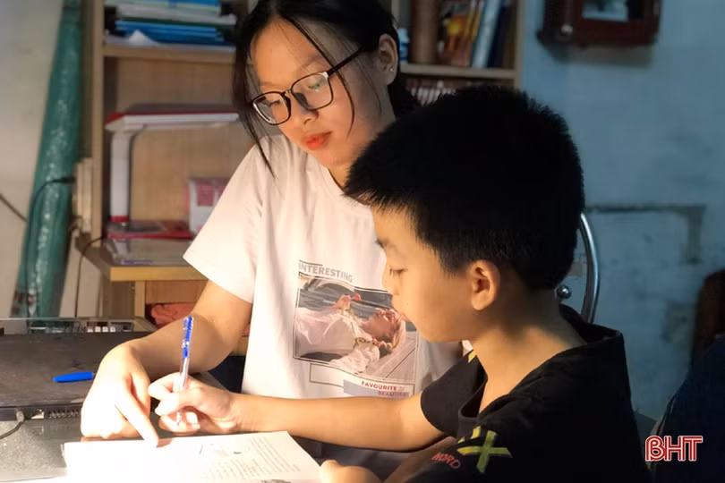 Bí quyết học tập của cô lớp trưởng có điểm khối D cao nhất Hà Tĩnh