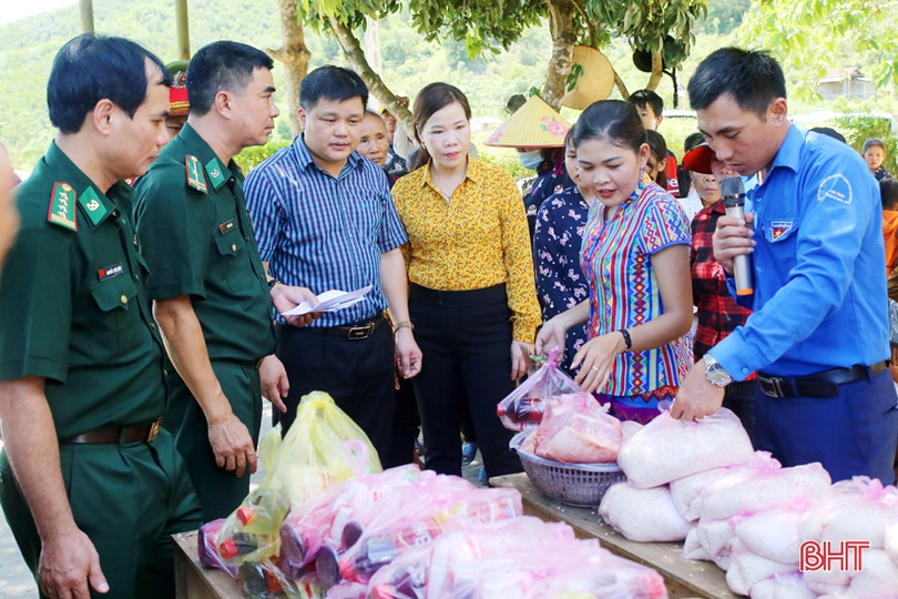 Bản Rào tre rộn ràng ngày Tết Lấp lỗ