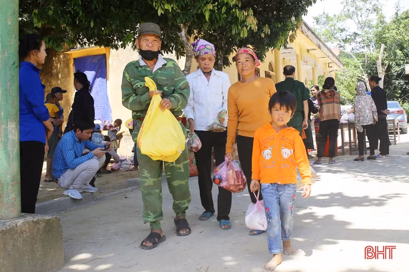 Bản Rào tre rộn ràng ngày Tết Lấp lỗ